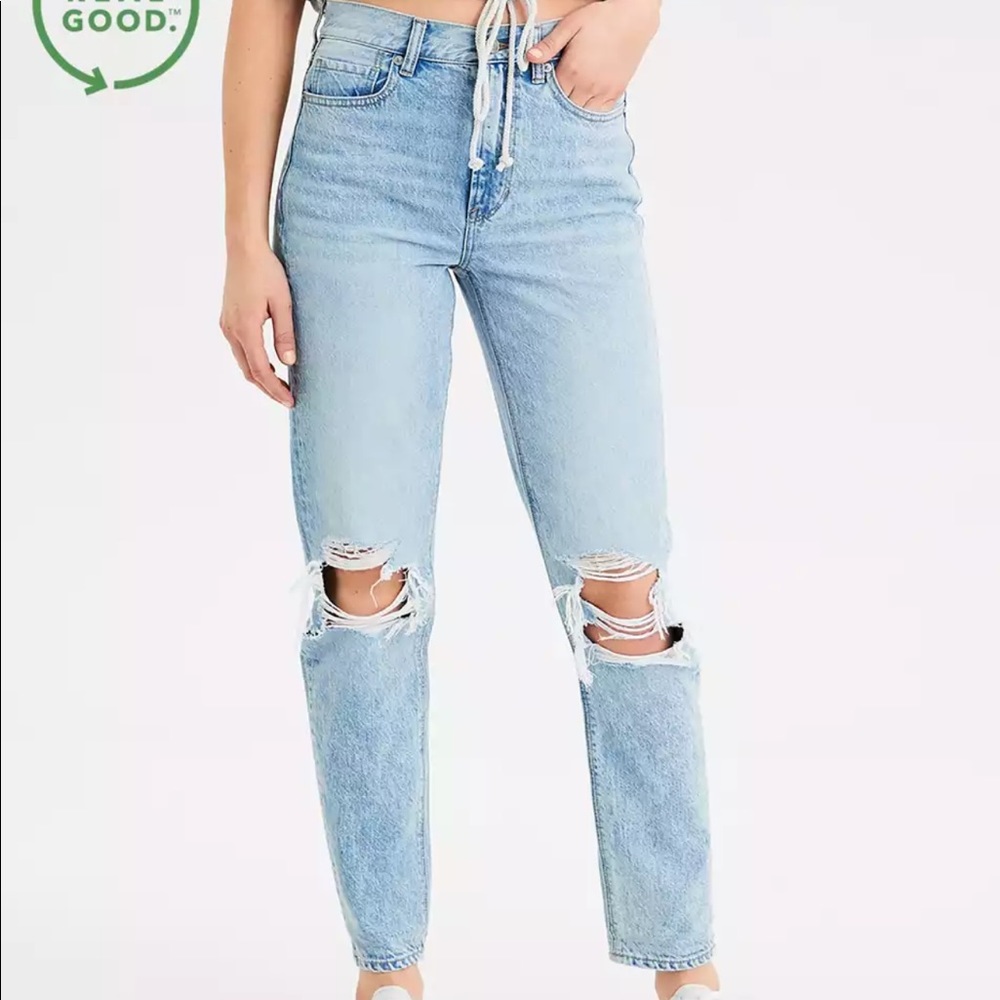 AE MOM JEANS 16